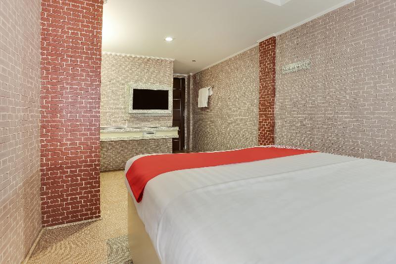 Oyo 191 Paradise Apartelle Manila Exterior photo